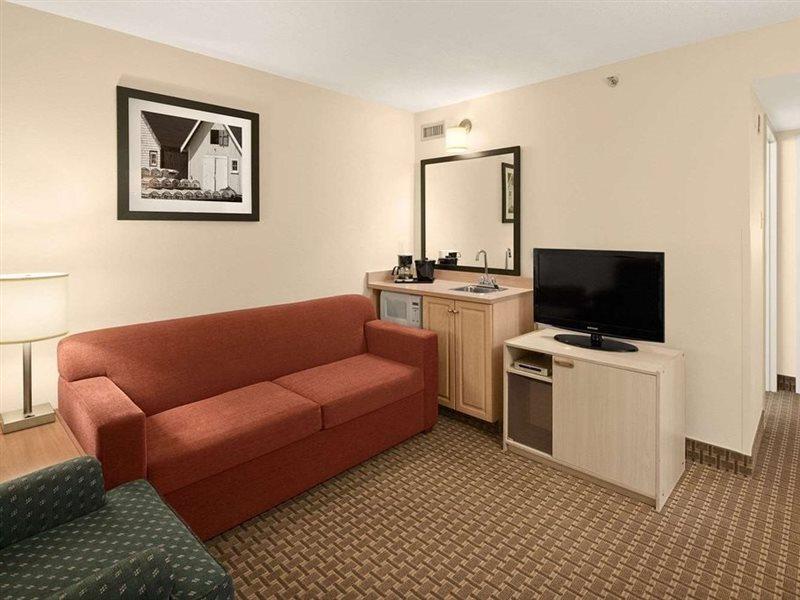 Country Inn & Suites Dartmouth Exteriér fotografie
