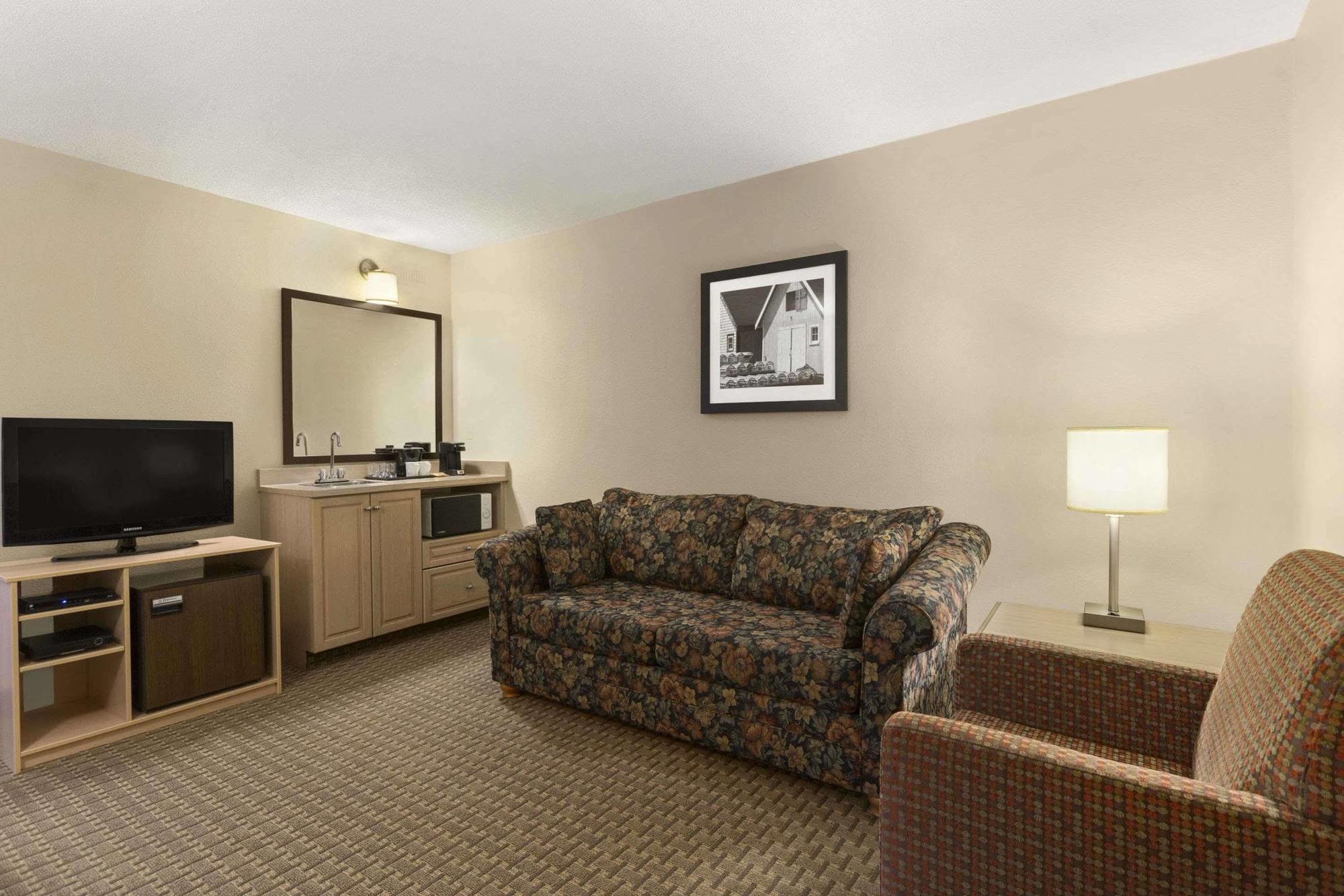 Country Inn & Suites Dartmouth Exteriér fotografie