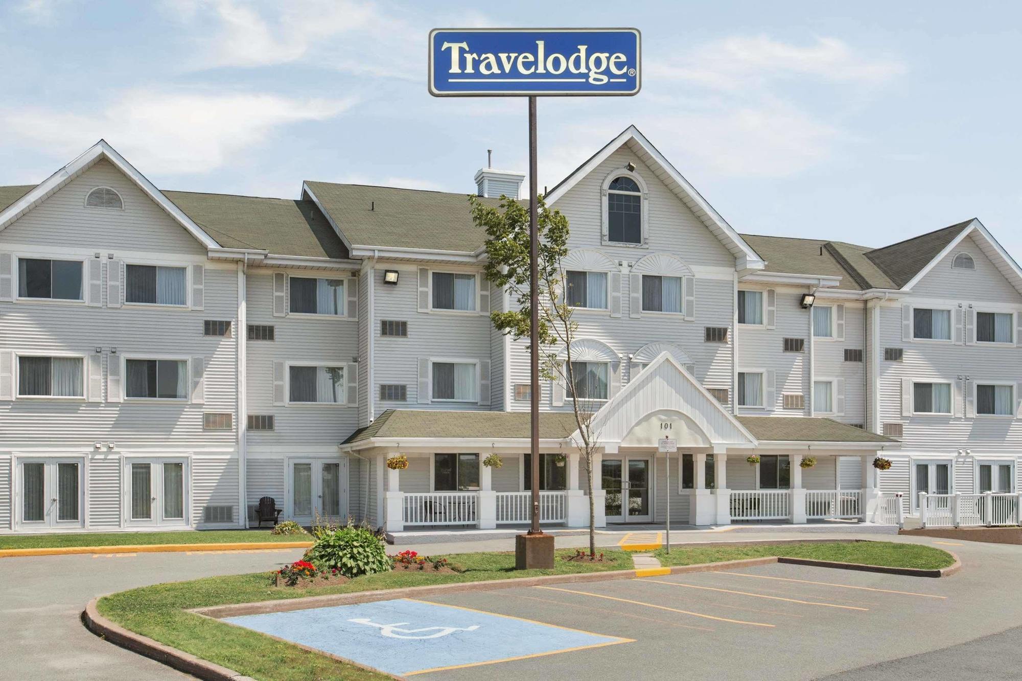 Country Inn & Suites Dartmouth Exteriér fotografie